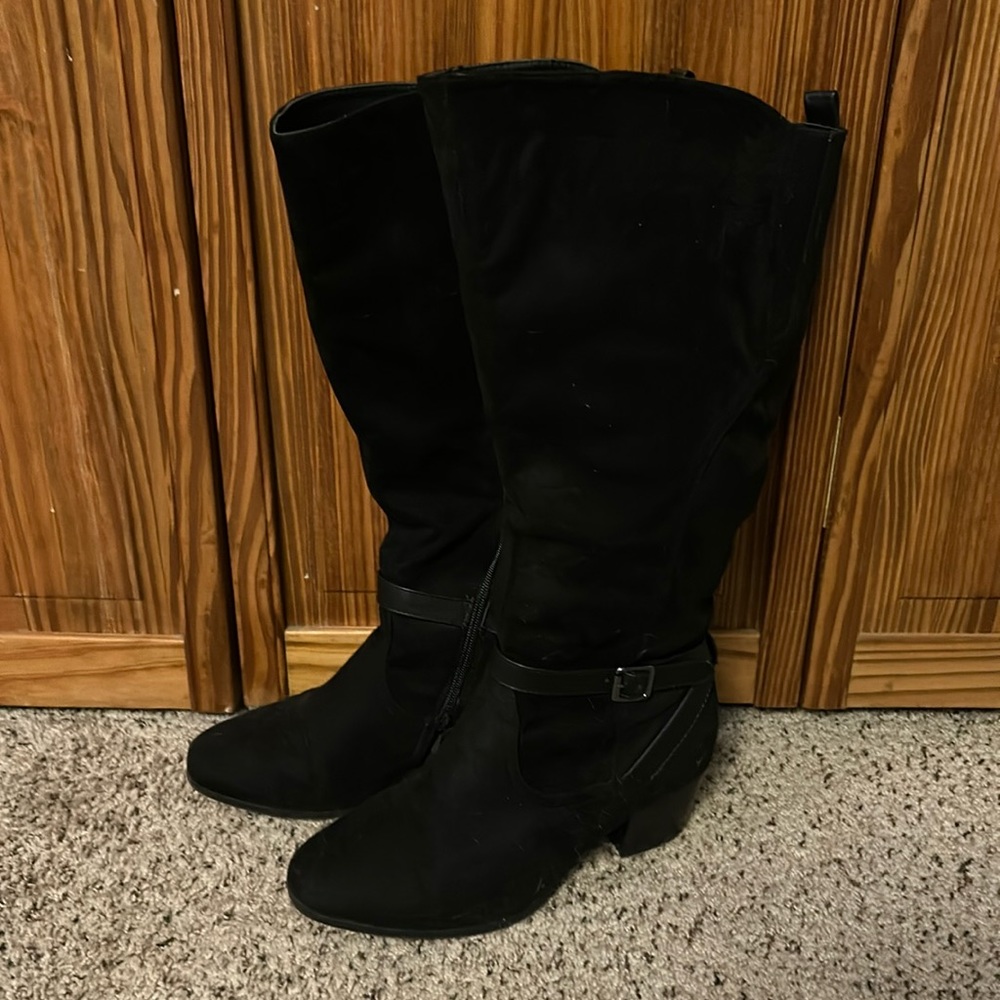 Avenue Newport black knee high plus size boots size 8.5W